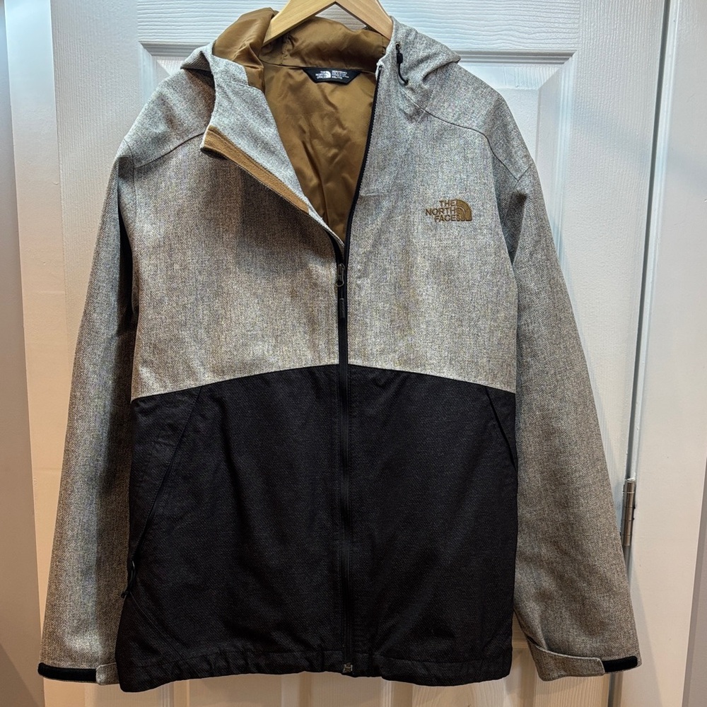 The North Face Men's Performance Jacket - Black and Gray
